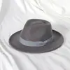 Top de corbata de moño Sombrero de copa Sombrero de amor Sombrero de fieltro Borde pequeño ondulado Sombrero de copa para hombre Sombrero de jazz vintage