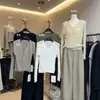 ¡Contiene lana fina, estilo coreano! Temperamento artístico vintage, otoño 2026, lleno de sensación de alta gama, suéter de punto de manga larga para mujer