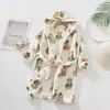 Pijama estampado de franela para niñas ropa de casa niños doble cara polar con capucha bata de baño primavera niños para dormir con bolsillos