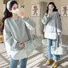 Otoño 2025 Nueva Moda Estilo Americano Sudadera Gris Falso Dos Piezas Corte Holgado Favorecedor Versátil Top de Maternidad