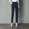 8156 Calças Casuais Cropped Verão Finas para Mulheres de Meia-idade Simples Calças de Mãe Stretch Cintura Alta Skinny com Fenda