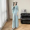 Conjunto plissado estilo Miyake para mulheres, verão, elegante, emagrecedor, solto, plus size, valoriza a silhueta, conjunto de duas peças com calça de perna larga e top