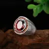 Anillo Popular Yu Hong: Anillo Rojo de Zirconia con Exquisito Patrón Apilado, Joyería Vintage Abierta, Directo del Fabricante