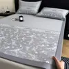 Conjunto de três peças de colcha de seda gelada jacquard Classe A, estilo tapete fresco de verão 2026, novo tapete fresco para ar condicionado, tapete macio, lavável à máquina