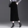Falda lápiz de terciopelo dorado de corte recto con bolsillo para mujer, nueva colección otoño/invierno 2026, falda midi elegante y estilizada