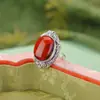 Yilu Plata S925 Plata de Ley Ámbar Rojo Cera de Abeja Superficie de Huevo Flor Atmósfera Estilo Étnico Flor Ovalada Anillo Retro Anillo