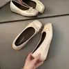 Sapatos Mary Jane, sapatilhas prateadas com laço, nova coleção primavera 2026 feminina, estilo coreano, com salto oculto e sola grossa, design de bico raso
