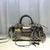 Bolsa de Motocicleta Popular Resistente para Viagem Transfronteiriça Nova Tendência de Alta Qualidade Cool Bolsa Transversal com Rebites e Franjas Bolsa de Mão para Mulheres