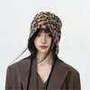 Chapéu Bucket Estampado de Leopardo Doce e Cool para Mulheres, Novo Estilo de Inverno Versátil Casual Chapéu Loli, Gorro Quente à Prova de Frio para Uso Externo