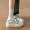 Zapatos de lona de suela gruesa estilo coreano para mujer, 2026, muy elegantes, adecuados para primavera y otoño, casuales, con estampado de estrellas, y en blanco