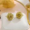 La historia de los pendientes de flores de Liu Yifei, con su estilo retro francés y su delicado temperamento, son los pendientes de camelia.
