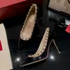 Salto Alto com Tachas Estilo Fada 2026 Novo Modelo Salto Fino Bico Fino Sexy Corte Lateral Sapato Feminino Estilo Francês
