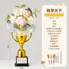Presentes Criativos e Práticos para a Temporada de Formatura, Buquê de Flores Eternas em Formato de Troféu, Enfeites de Buquê de Flores de Tricô Feitos à Mão para Professores, Atacado