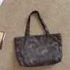 Bolsa Tote Casual Fashion Versátil de Ombro e Mão Grande Capacidade Estilo Coreano Nova Bolsa Tote Grande Capacidade Estampa de Leopardo