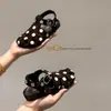 Sandálias Fechadas para Meninas 2026 Sandálias Infantis Fofas de Bolinhas Sandálias de Verão com Solado Macio Antiderrapantes Sandálias de Moda para Meninas