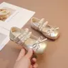 Nova Coleção Primavera e Outono 2026: Sapatos Estilosos de Princesa Estilo Ballet para Meninas Pequenas, com Laço e Fechamento em Velcro