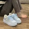 Zapatillas Versátiles y Modernas de Suela Gruesa para Mujer, Nuevo Estilo Primavera 2026, Zapatos Blancos Pequeños, Mocasines Modernos