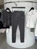 Yuran 26 Nuevo Modelo de Principios de Primavera Conjunto de Pantalones de Yoga de Alta Elasticidad y Top de Tirantes con Amoníaco Líquido, Conjunto Versátil y Duradero de Cuatro Piezas