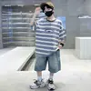 Camiseta de Manga Corta para Niños Verano 2026 Nueva Camiseta Rayada de Media Manga para Niños Verano Delgada Elegante Fresca para Niños Mayores