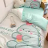 Juego de tres piezas de colcha pequeña especial para jardín de infantes de algodón puro clase A, estampado de dibujos animados lindos, ropa de cama 100% algodón para la entrada del bebé al jardín de infantes