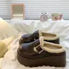 Tamancos Quentes de Alta Qualidade com Forro de Fleece para Mulheres, Adequados para Uso Externo, Novo Estilo Outono/Inverno 2025, Sapatos de Algodão Simples com Plataforma de Solado Grosso