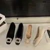 Zapatos de felpa para mujer, color gris, forrados de polar, con plataforma para aumentar la altura, nuevo estilo otoño/invierno 2025, zapatos de trabajo negros con pedrería, estilo francés