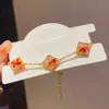 Pulsera Rombo Flor de Cuatro Hojas Acrílico Chapado en Oro Real de 14K Lujo Accesible Retro de Gama Alta Joyería de Mano Simple de Nicho