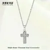 Accesorios de Collar con Colgante de Cruz de Acero de Titanio y Circonita Europeos y Americanos para Mujer, Lujo Ligero, Acero Inoxidable de Alta Gama, Cadena para Clavícula que No se Desvanece