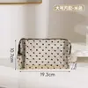 Bolsa de Maquiagem de Malha em Formato de Coração Transfronteiriça, Bolsa de Armazenamento Portátil de Grande Capacidade para Mulheres, Necessaire Compacta Estilo Ins para Viagem