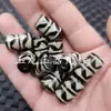 Dientes de tigre blancos y negros cuentas de jade sueltas doble diente de tigre ágata camino recto pulsera collar accesorios cuentas