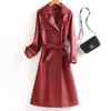 Gabardina de cuero negro transfronteriza para mujer, estilo largo 26, abrigo de moda, chaqueta de cuero estilo británico, chaqueta de motociclista, abrigo con ceñidor en la cintura, talla grande