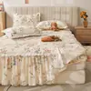 Lençol de Elástico Fresco Pastoral Saia de Cama Duas em Um Peça Única Acolchoada Universal Quatro Estações com Colcha Franzida Conjunto de Três Peças