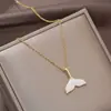 Moderna Cadena Clavicular de Acero de Titanio con Trébol de Cuatro Hojas Clásico Japonés y Coreano para Mujer, Elegante y Lujosa Cadena de Zirconia, Accesorio Versátil Exquisito