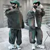 Conjunto de Dos Piezas de Mezclilla Degradada y Desgastada para Niños, Estilo Ropa de Trabajo para Niños Mayores, Moderno para Otoño