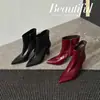Botines de cuero repujado de tacón alto para mujer, nuevo estilo otoño e invierno, punta fina, cremallera lateral, botines de tacón de aguja de moda, botines cortos para mujer