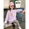Camiseta de manga comprida para meninas 2026 primavera e outono nova estilosa camiseta básica de primavera infantil para crianças mais velhas, top de algodão puro com desenho