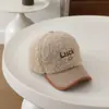 Gorra de Invierno para Niños Estilo Otoño e Invierno Cálida Engrosada Lana de Cordero Gorra de Béisbol Casual Diseño de Letras Cortavientos Gorra de Pico para Niños y Niñas