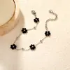 Moda de Comercio Exterior Versátil Pulsera de Acero Inoxidable con Flores Frescas Joyería de Flor Negra Pequeña Exquisita Pulsera Coreana para Mujer