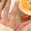 Tj017 Anillo Delgado Exquisito y de Alta Gama con Forma de Estrella de Cuatro Puntas, Diseño de Nicho, Estilo Minimalista, Nuevo Anillo de Estrella 2026