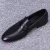 Zapatos de Piel para Hombre para Primavera y Otoño, Zapatos Casuales de Piel de Gama Alta, Mocasines Versátiles Transpirables de Suela Blanda, Mocasines sin Cordones