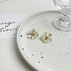 Aretes de Flor de Perla Estilo Hong Kong Vintage Micro-incrustados Zircón Lujo Ligero Alta Gama Aretes Elegantes Moda Combinable Aretes Elegantes para Mujer
