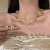 Conjunto de Collar y Aretes Dorados Completamente Incrustados de Diamantes Estilo Palacio Retro para Mujer, Cadena para Clavícula de Moda Retro de Gama Alta para Vestido de Noche