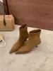 Botines de punta fina, ajustados, de tacón alto, colección otoño 2026, hebilla cuadrada elegante, gamuza, botines elásticos para mujer