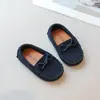 Zapatos casuales de cuero para niñas 2026 primavera y otoño nuevos mocasines slip-on de suela blanda, mocasines elegantes antideslizantes para niños