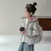 Ropa exterior de otoño para niñas 2026 nuevo y elegante cortavientos con capucha para bebés, chaqueta de primavera y otoño para niños con bloques de color
