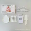 Set de vajilla desechable para pastel, incluye seis piezas, para fiestas de cumpleaños; fabricante de cuchillos, tenedores y platos para pastel; set de caja de regalo