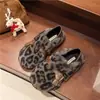 Mocasines cálidos para mujer 2026 nuevo modelo zapatos de algodón, zapatos planos de felpa con estampado de leopardo, cómodos para otoño e invierno, casuales y modernos