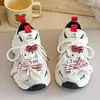 Tênis Hello Kitty para Meninas Primavera 2026 Novo Malha Respirável Antiderrapante Sapatos Casuais Estilo Princesa Sapatos Infantis