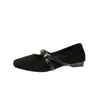 Zapatos Mary Jane con Lazo de Camelia Afelpado para Mujer 2026 Otoño Nuevos Retro de Corte Bajo Estilo Francés Suave Planos