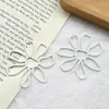 Verano Exagerado Aleación Hueca Flor Pintada Metal Accesorios DIY Pendiente Hecho a Mano Joyería Materiales Venta al por Mayor